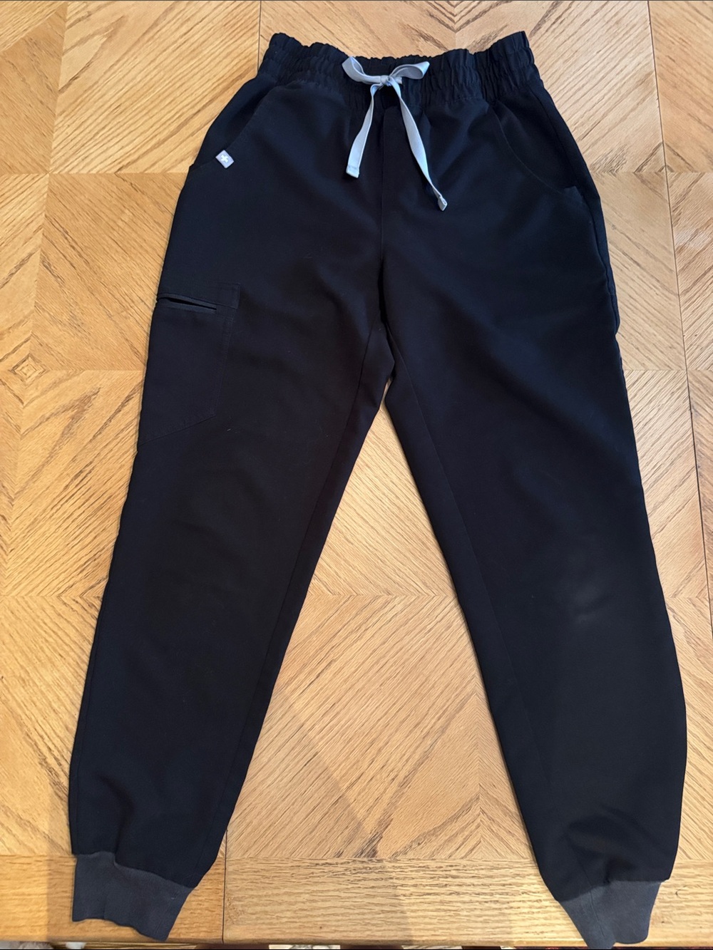 FIGS - women’s jogger- Black Scrub Pants